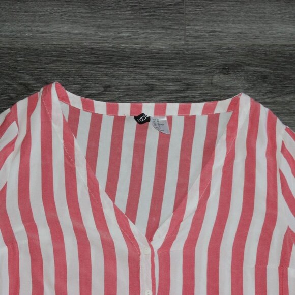 H&M Cropped V-Neck, Long Sleeve, Front-Tie, Flowy Blouse-Pink/White-Size 10-GUC - Picture 2 of 6